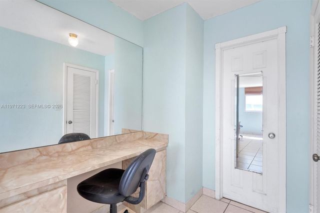 3860 NE 170th St 404, North Miami Beach, FL 33160