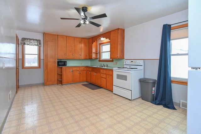 1021 NAVARINO STREET, Algoma, WI 54201