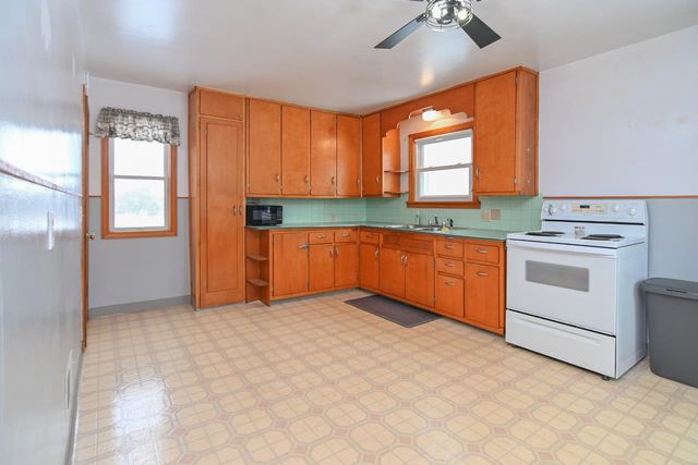 1021 NAVARINO STREET, Algoma, WI 54201