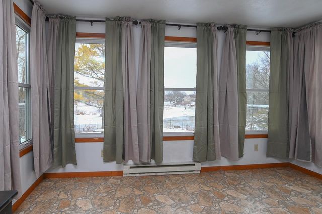 1021 NAVARINO STREET, Algoma, WI 54201