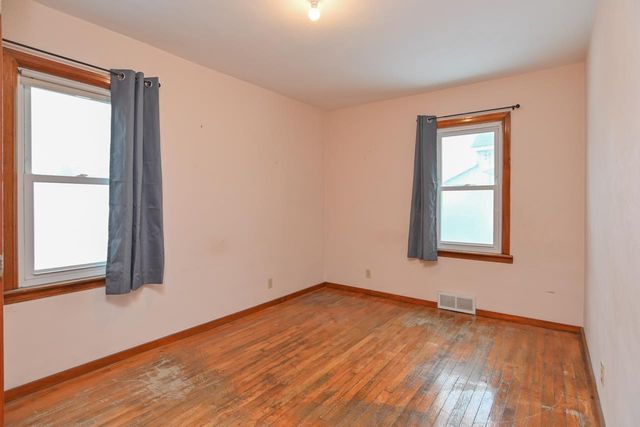 1021 NAVARINO STREET, Algoma, WI 54201