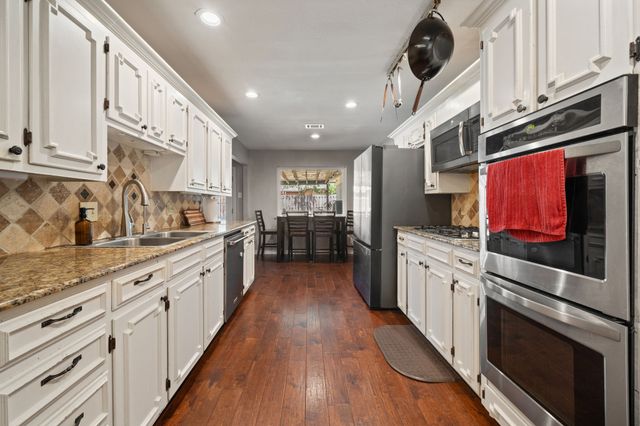 1507 Greenbrier Drive, Sherman, TX 75092