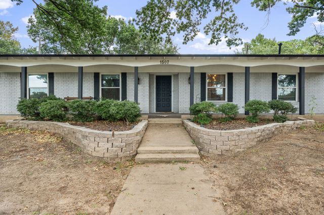 1507 Greenbrier Drive, Sherman, TX 75092