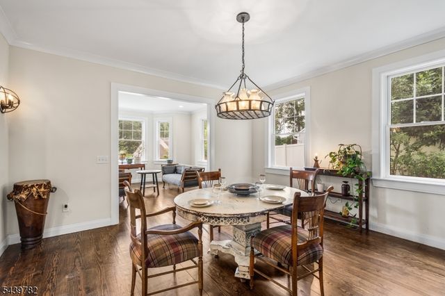 23 Forest Way, Hanover Twp., NJ 07950