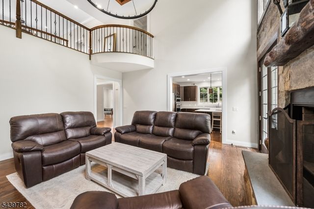 23 Forest Way, Hanover Twp., NJ 07950