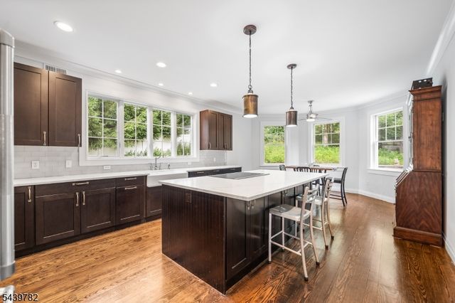 23 Forest Way, Hanover Twp., NJ 07950