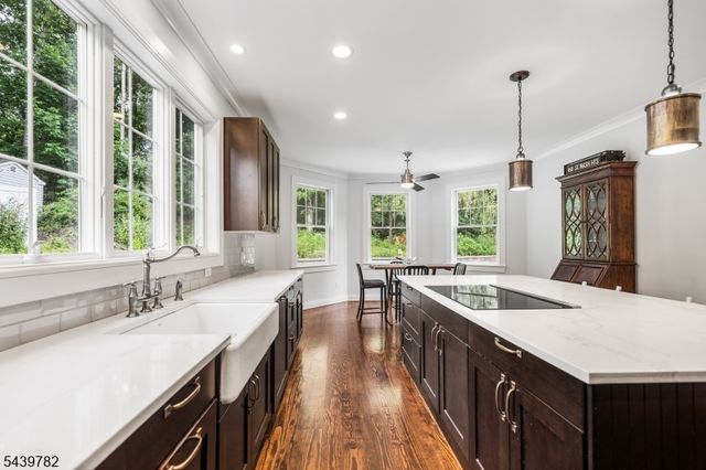 23 Forest Way, Hanover Twp., NJ 07950