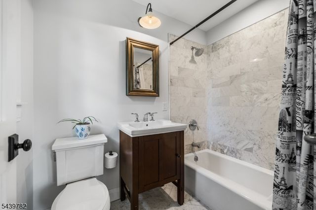23 Forest Way, Hanover Twp., NJ 07950