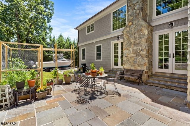 23 Forest Way, Hanover Twp., NJ 07950