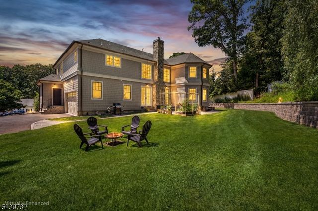 23 Forest Way, Hanover Twp., NJ 07950