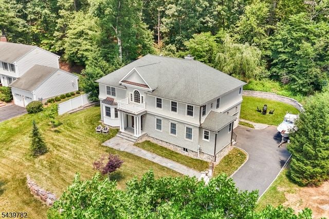 23 Forest Way, Hanover Twp., NJ 07950