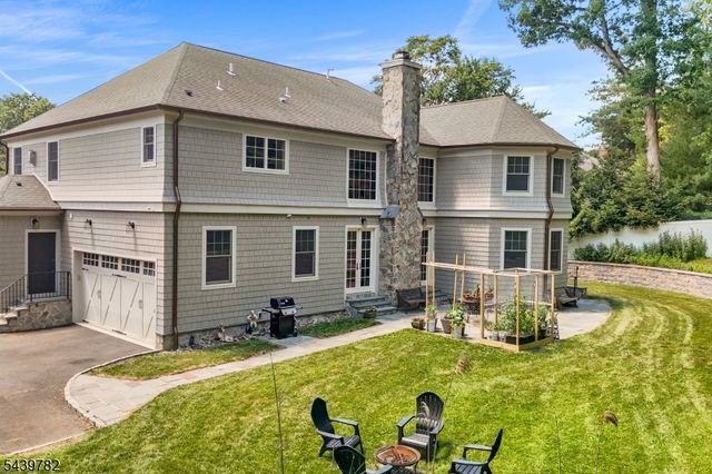 23 Forest Way, Hanover Twp., NJ 07950