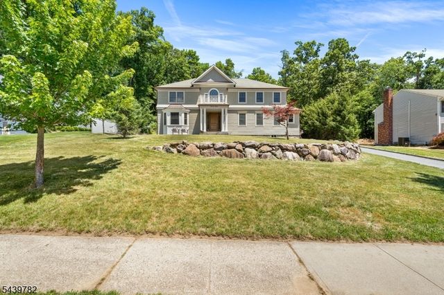 23 Forest Way, Hanover Twp., NJ 07950