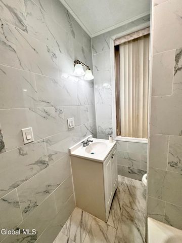 348 1st Street, Albany, NY 12206