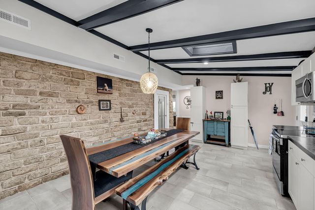 7262 Toogoodoo Road, Meggett, SC 29449