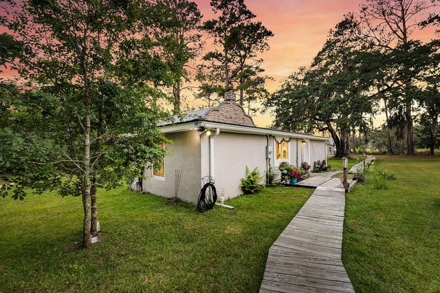 7262 Toogoodoo Road, Meggett, SC 29449