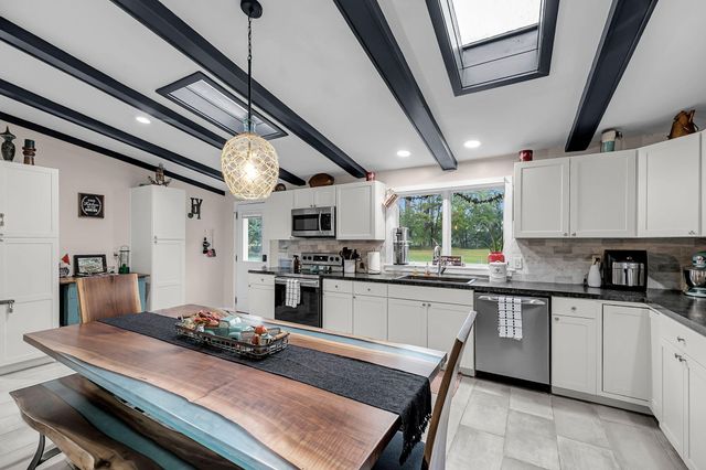 7262 Toogoodoo Road, Meggett, SC 29449