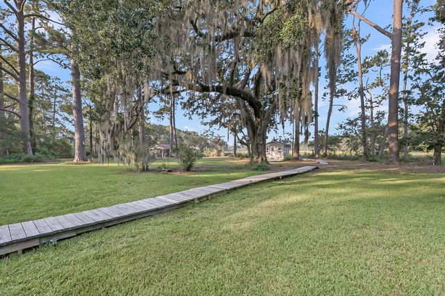 7262 Toogoodoo Road, Meggett, SC 29449