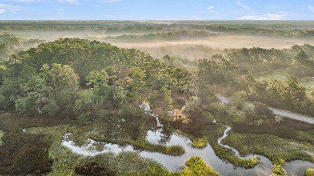 7262 Toogoodoo Road, Meggett, SC 29449