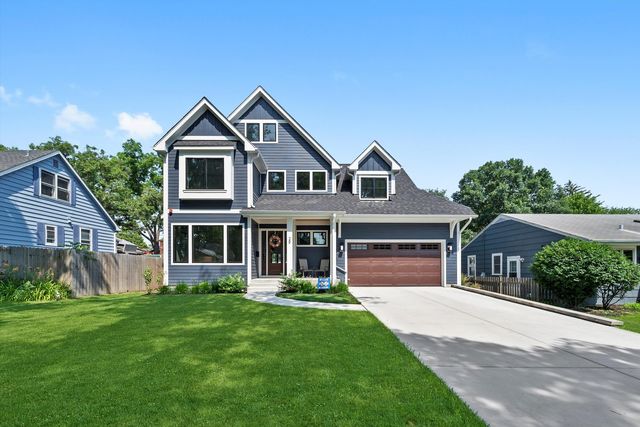 29 N Washington Street, Westmont, IL 60559