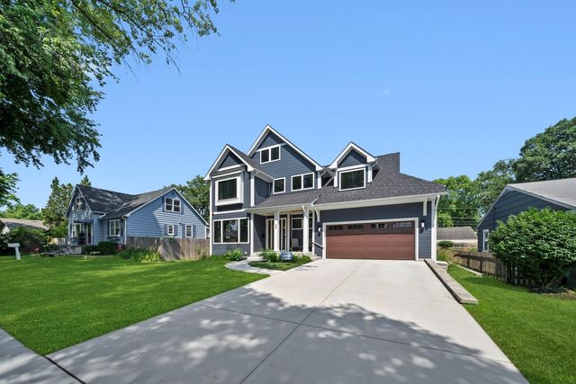 29 N Washington Street, Westmont, IL 60559