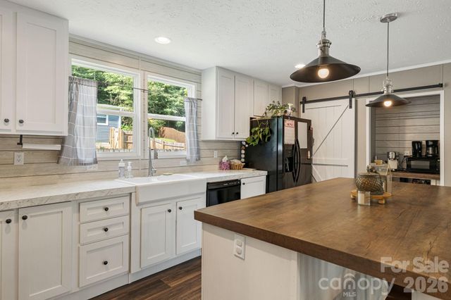 10 Pyrite Way, Asheville, NC 28806
