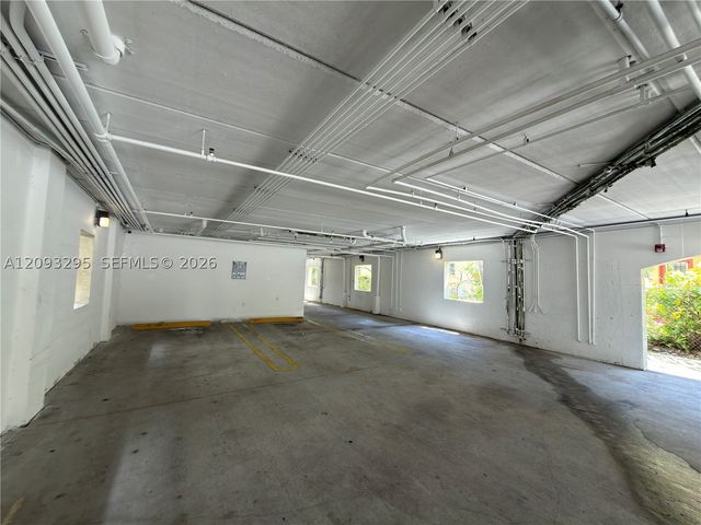 695 SW 11th St 204, Miami, FL 33129