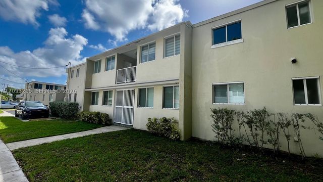 695 SW 11th St 204, Miami, FL 33129