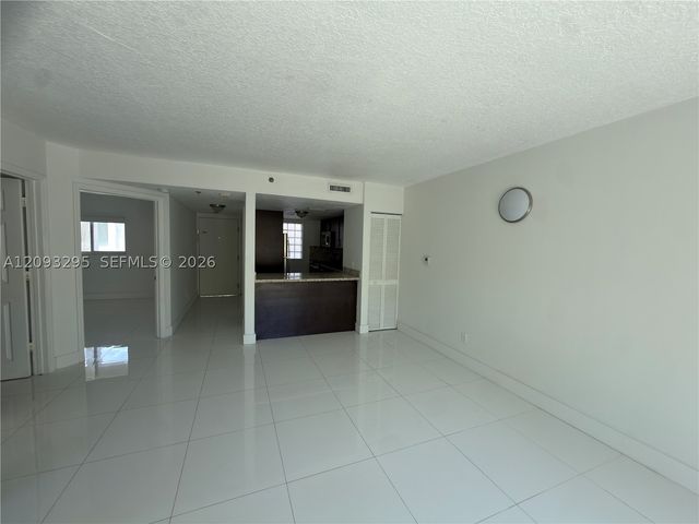 695 SW 11th St 204, Miami, FL 33129