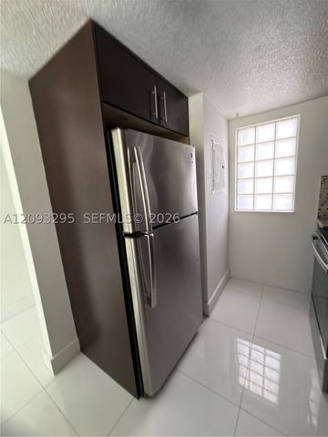 695 SW 11th St 204, Miami, FL 33129