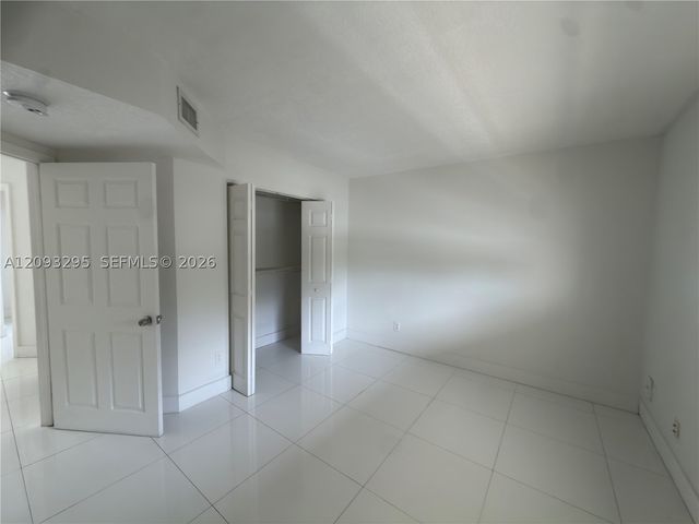 695 SW 11th St 204, Miami, FL 33129