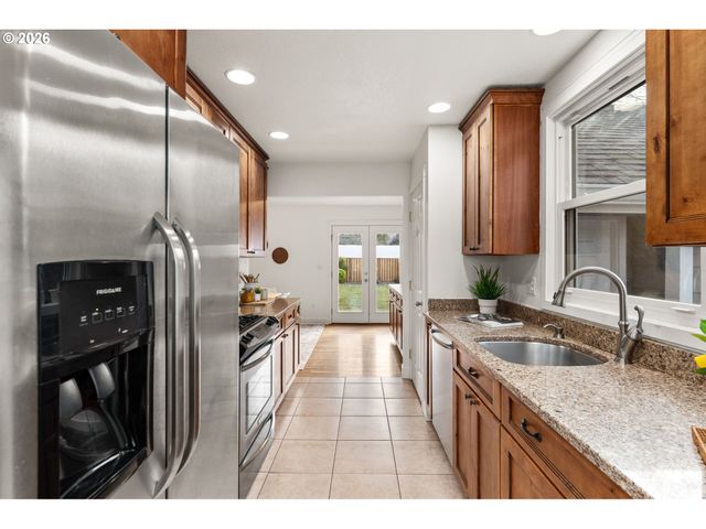 4730 N AMHERST St, Portland, OR 97203