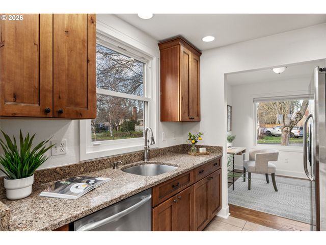 4730 N AMHERST St, Portland, OR 97203