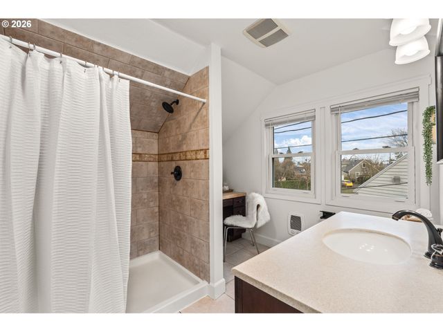 4730 N AMHERST St, Portland, OR 97203