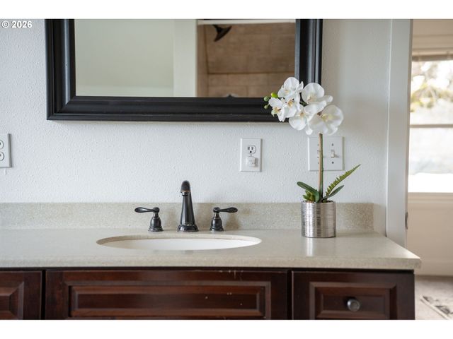 4730 N AMHERST St, Portland, OR 97203