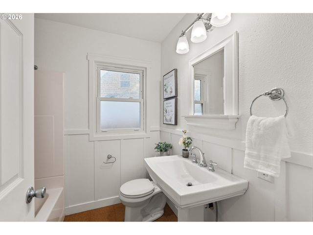 4730 N AMHERST St, Portland, OR 97203