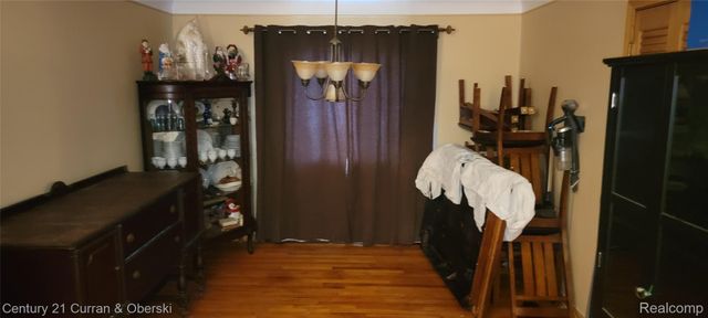 19381 Shadowoods, Roseville, MI 48066