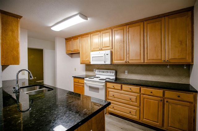 1500 Vancouver Drive, Arlington, TX 76012