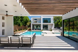 22930 Dolorosa Street, Woodland Hills, CA 91367