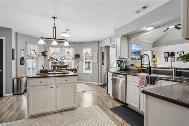 55 Locksley DR, Hampton, VA 23666
