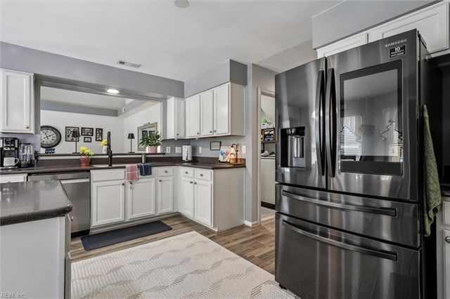55 Locksley DR, Hampton, VA 23666