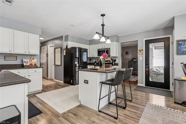 55 Locksley DR, Hampton, VA 23666