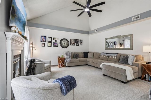 55 Locksley DR, Hampton, VA 23666