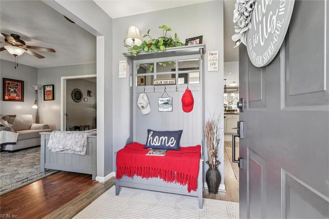 55 Locksley DR, Hampton, VA 23666