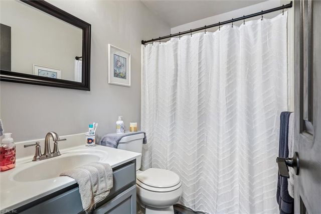 55 Locksley DR, Hampton, VA 23666