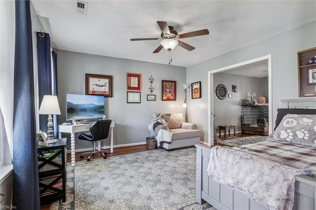 55 Locksley DR, Hampton, VA 23666