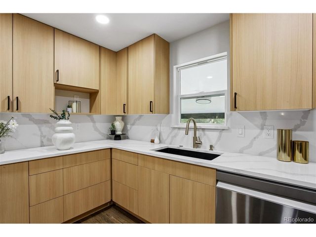 836 Grant St, Longmont, CO 80501