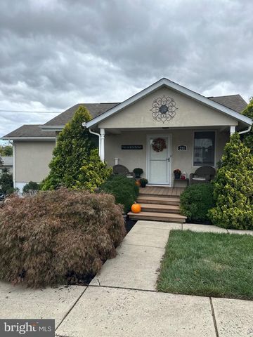 211 CARROLL AVE, Mount Airy, MD 21771