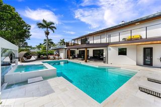 2211 Kingfish RD, Naples, FL 34102