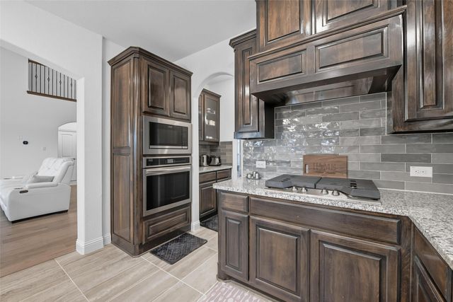 1308 Thunder Dove Drive, Mansfield, TX 76063